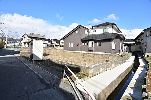 山居町売地