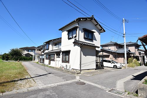 津川貸家