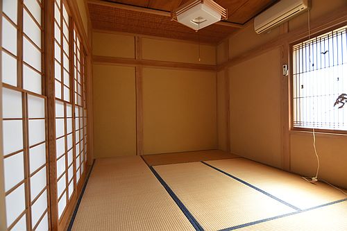津川貸家