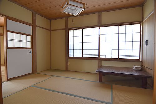津川貸家