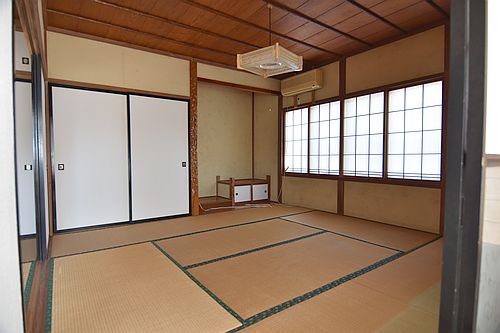 津川貸家