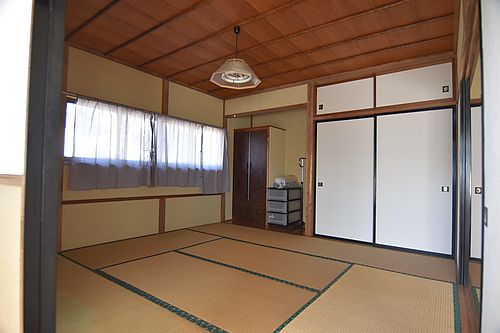 津川貸家