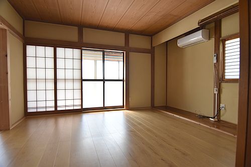 津川貸家